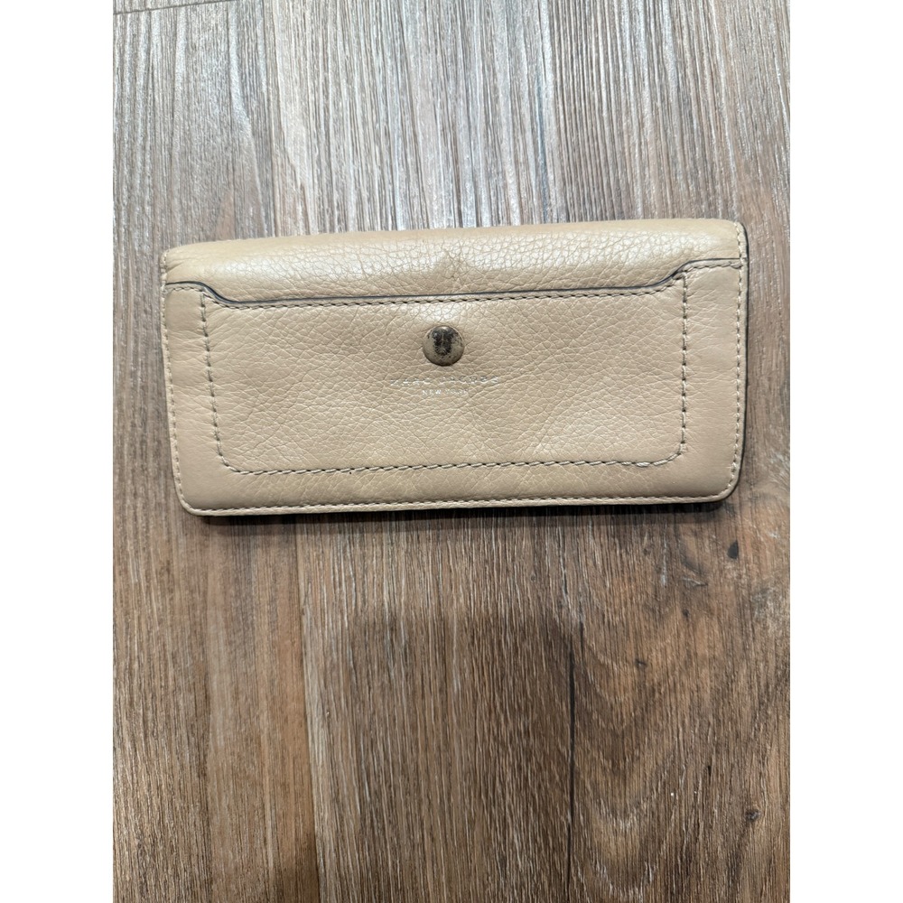 Marc Jacobs Beige Leather Wallet Snap‎ Closure Card Holder Zip Pocket